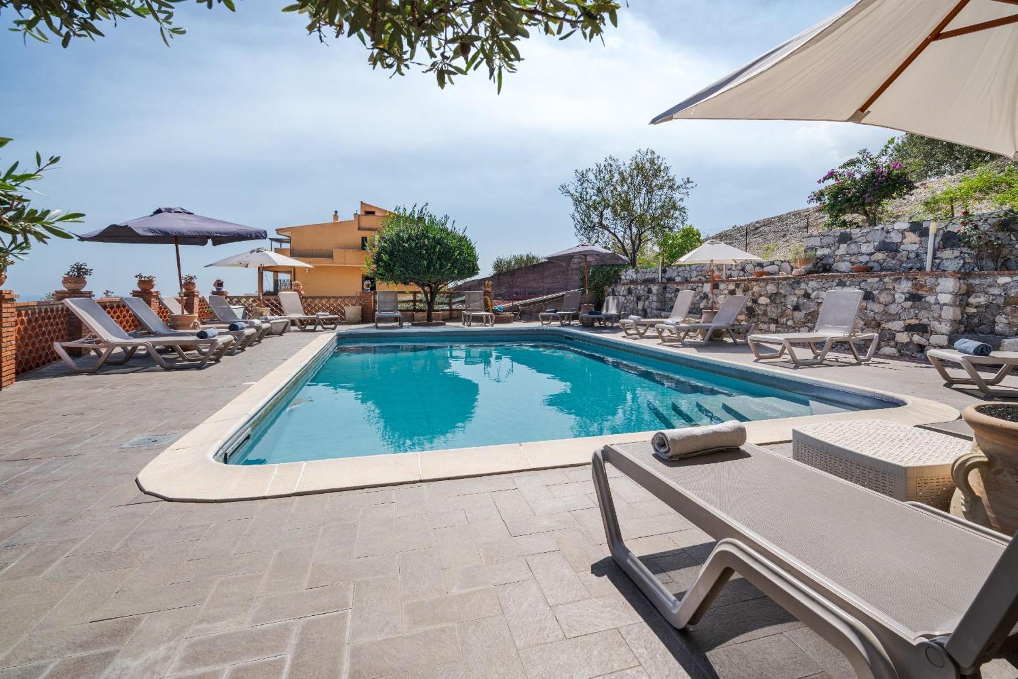 The Lemon Tree Apartment ตาออร์มินา ภายนอก รูปภาพ